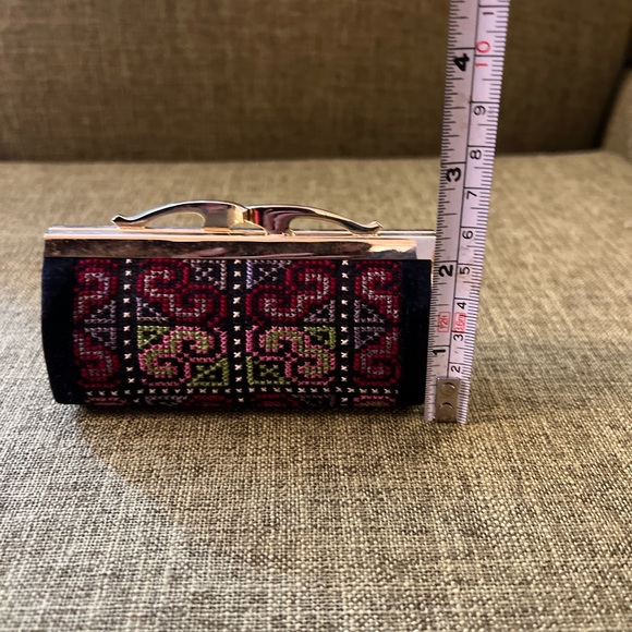Vintage Embroidered Lipstick Case - Picture 5 of 5